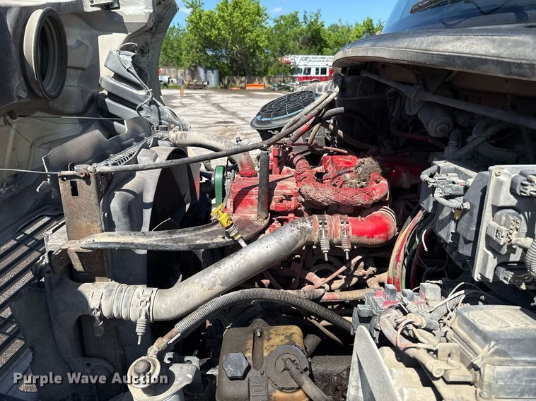 image for item EJ8733 2011 Freightliner Business Class M2 refuse truck