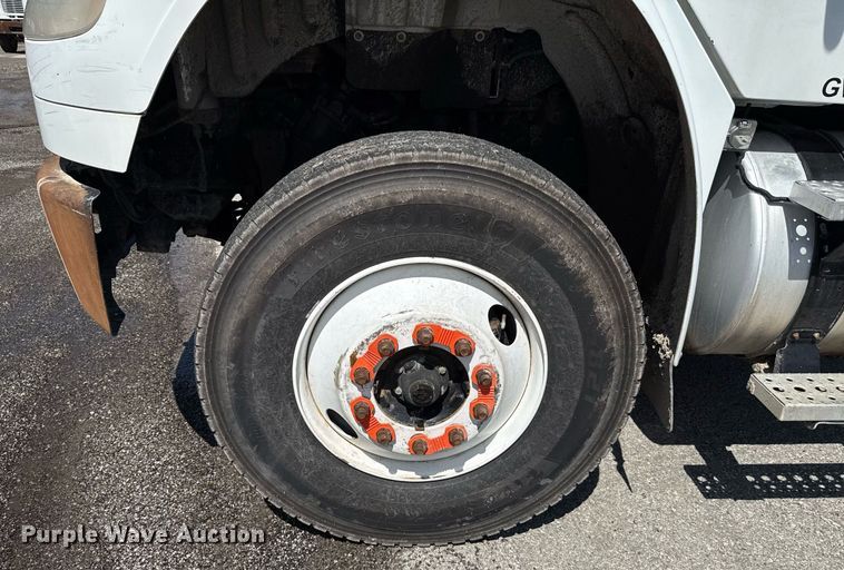 image for item EJ8733 2011 Freightliner Business Class M2 refuse truck