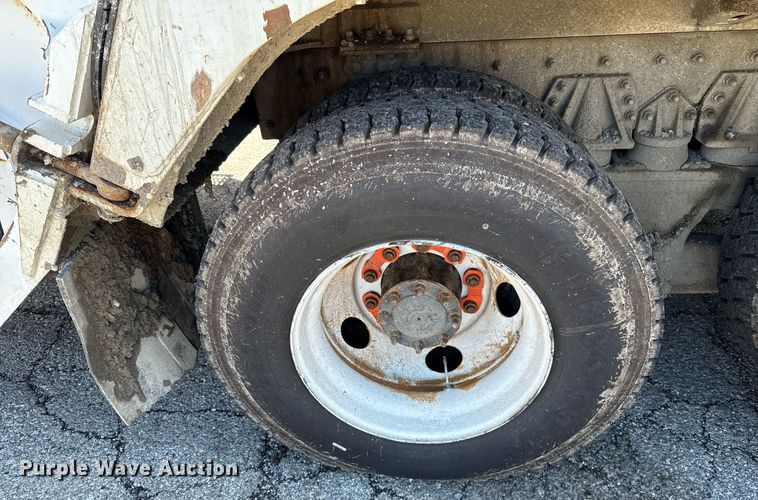 image for item EJ8733 2011 Freightliner Business Class M2 refuse truck