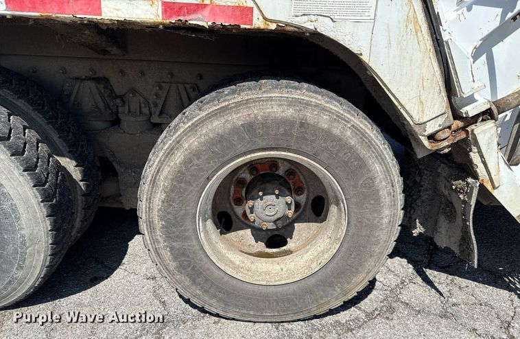 image for item EJ8733 2011 Freightliner Business Class M2 refuse truck