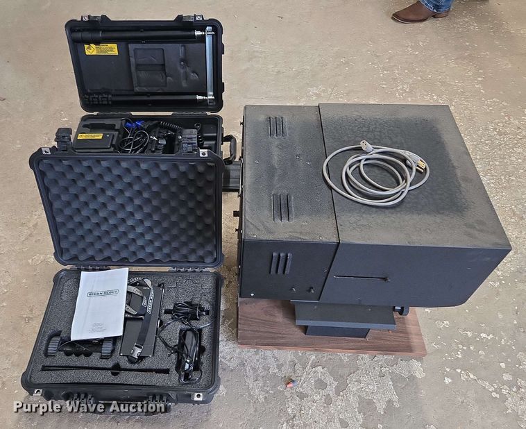 image for item EJ8737 Police equipment