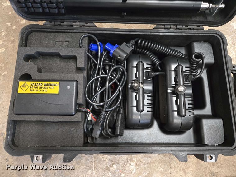 image for item EJ8737 Police equipment