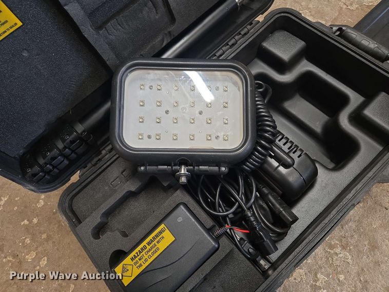 image for item EJ8737 Police equipment