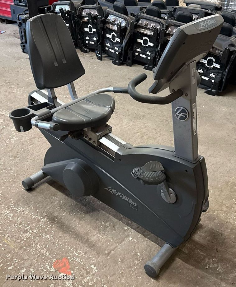 image for item EJ8738 Life Fitness 95Ri recumbent bike