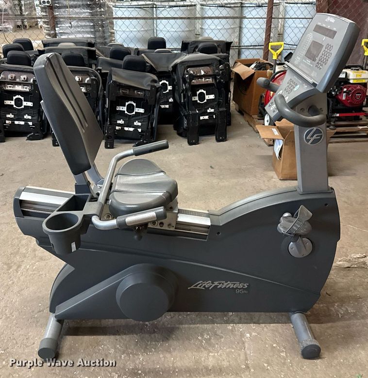 image for item EJ8738 Life Fitness 95Ri recumbent bike