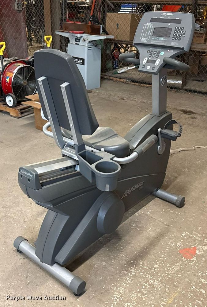 image for item EJ8738 Life Fitness 95Ri recumbent bike