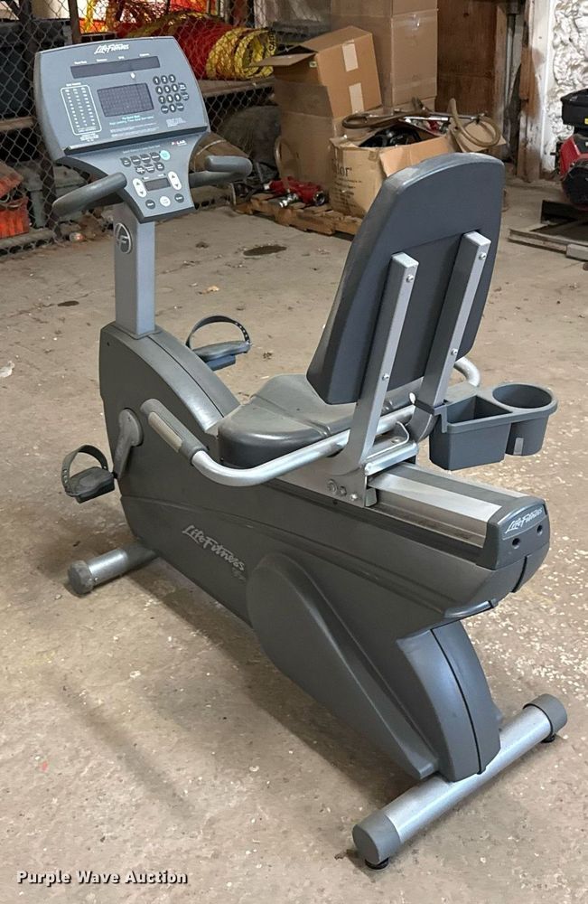 image for item EJ8738 Life Fitness 95Ri recumbent bike