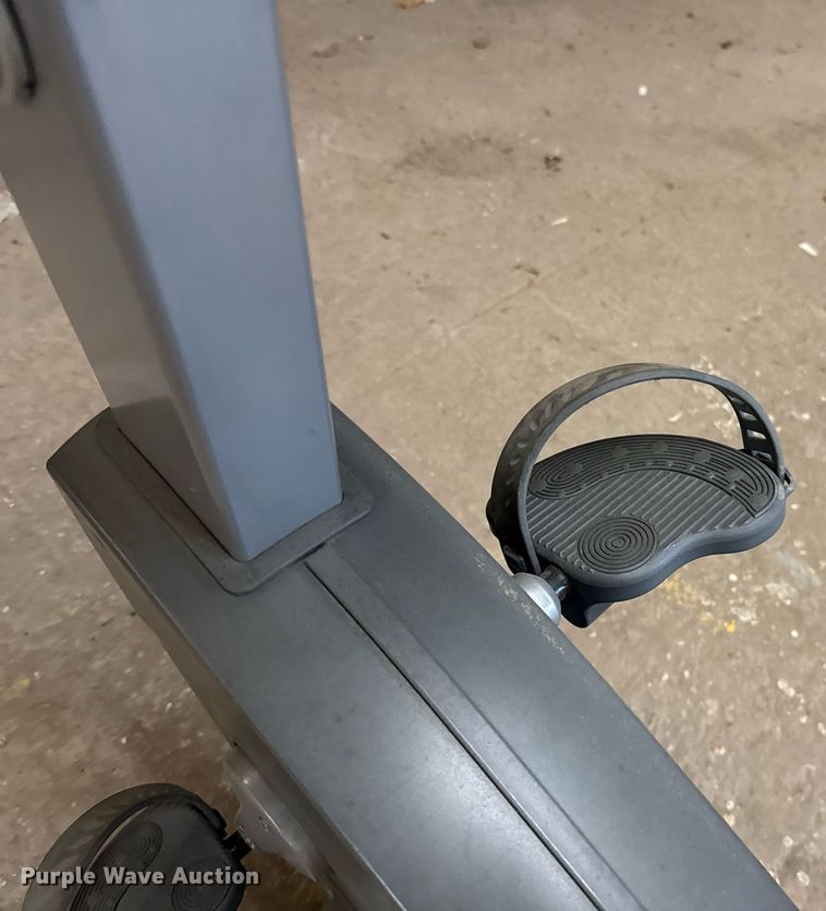 image for item EJ8738 Life Fitness 95Ri recumbent bike