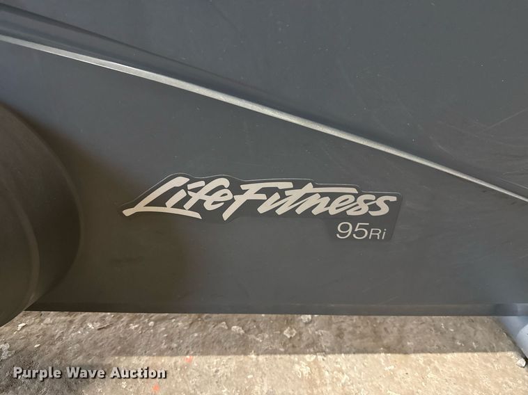 image for item EJ8738 Life Fitness 95Ri recumbent bike
