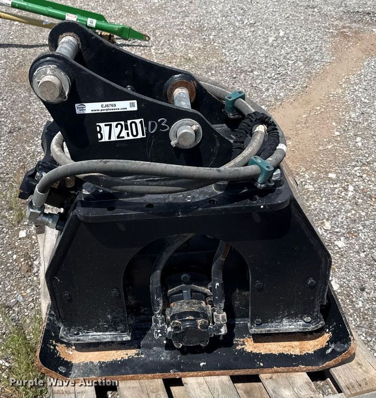 image for item EJ8769 2014 Caterpillar CVP40 excavator plate compactor