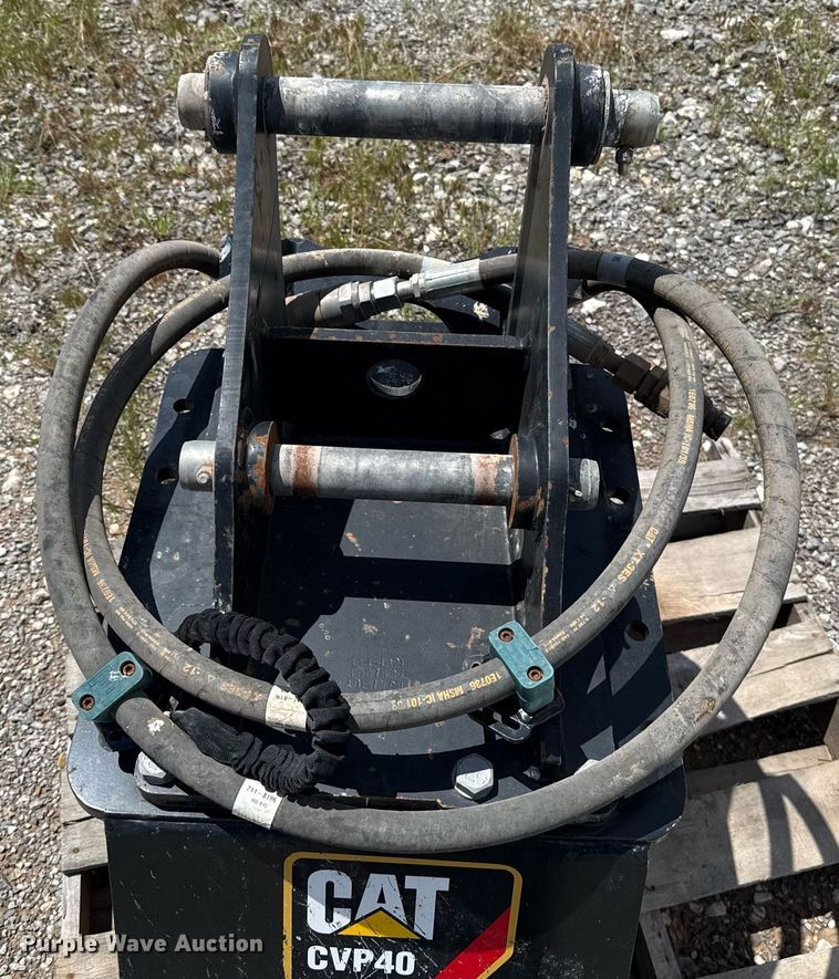 image for item EJ8769 2014 Caterpillar CVP40 excavator plate compactor