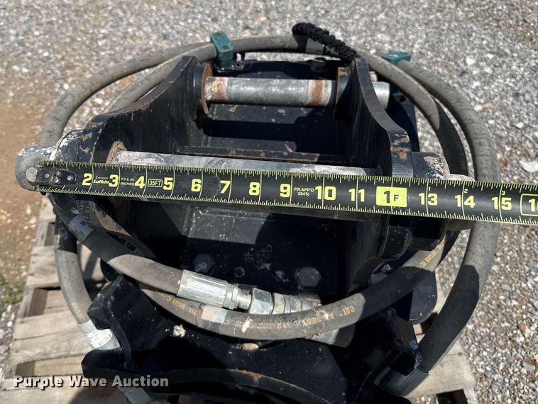 image for item EJ8769 2014 Caterpillar CVP40 excavator plate compactor