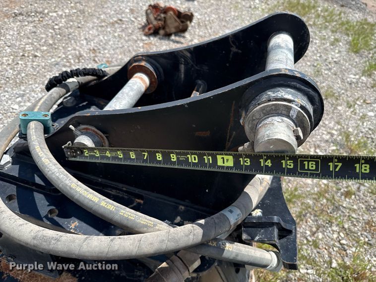 image for item EJ8769 2014 Caterpillar CVP40 excavator plate compactor