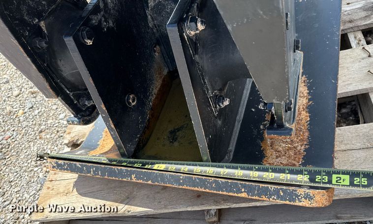 image for item EJ8769 2014 Caterpillar CVP40 excavator plate compactor