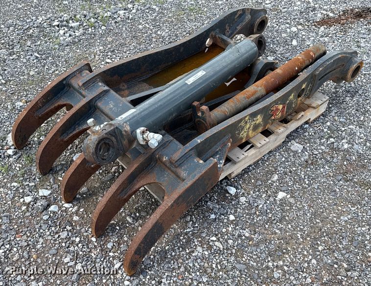 image for item EJ8770 Solesbee's excavator thumb