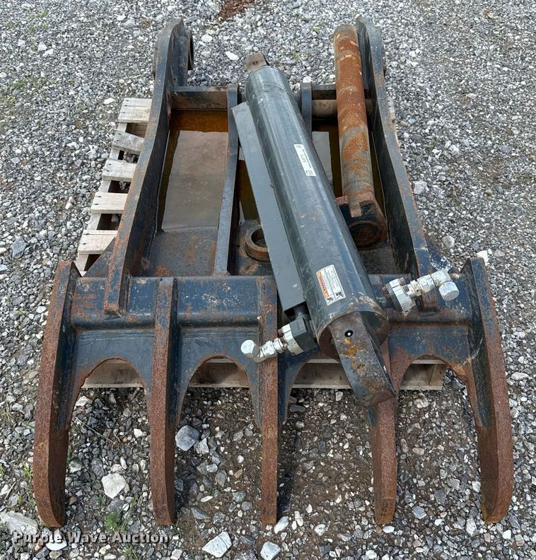 image for item EJ8770 Solesbee's excavator thumb