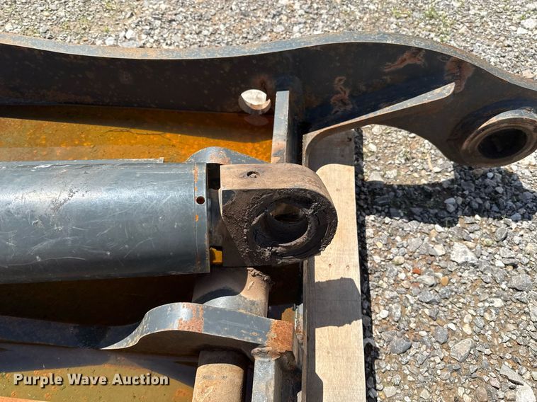 image for item EJ8770 Solesbee's excavator thumb