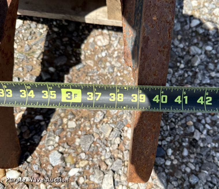 image for item EJ8770 Solesbee's excavator thumb