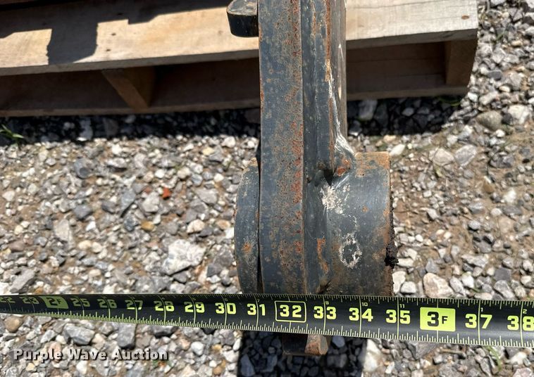 image for item EJ8770 Solesbee's excavator thumb