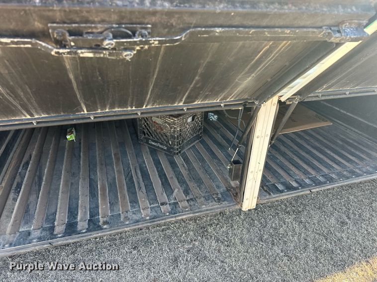 image for item EK0469 2005 Thomas Built Conventional coach bus