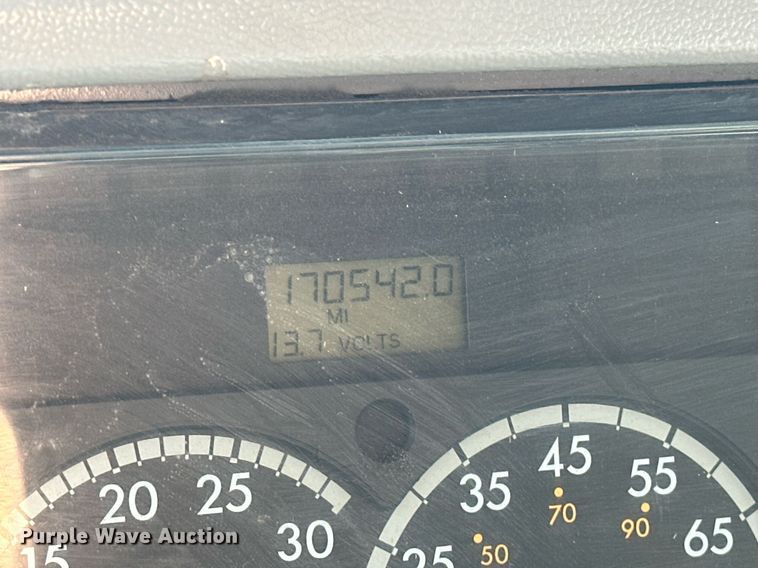 image for item EK0469 2005 Thomas Built Conventional coach bus