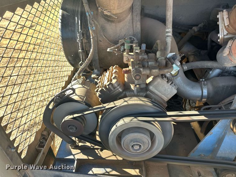 image for item EK0469 2005 Thomas Built Conventional coach bus