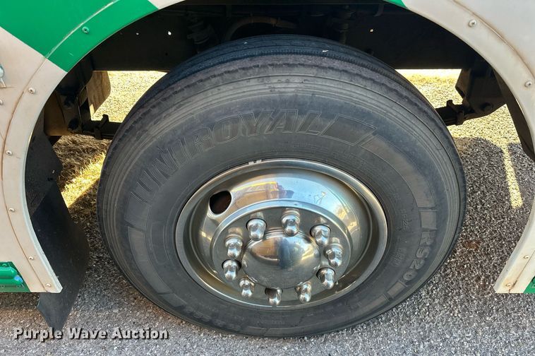 image for item EK0469 2005 Thomas Built Conventional coach bus