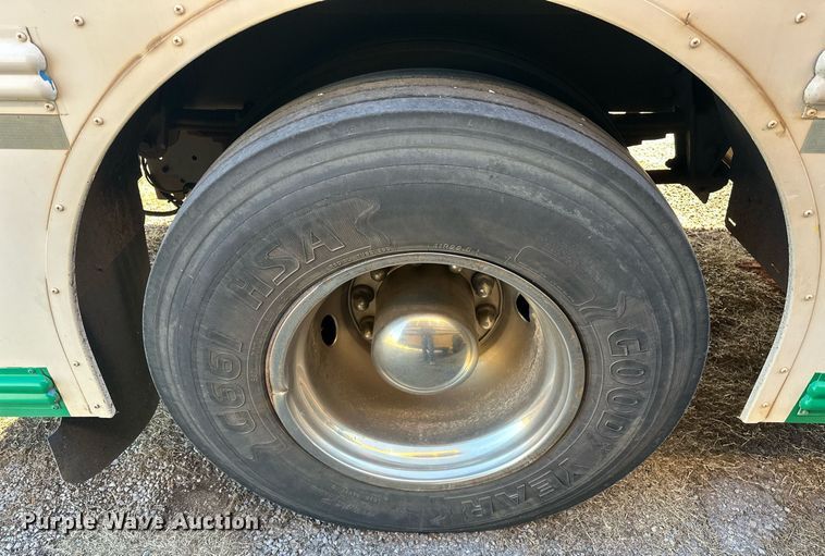 image for item EK0469 2005 Thomas Built Conventional coach bus