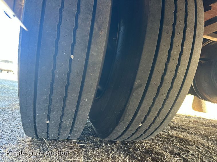 image for item EK0469 2005 Thomas Built Conventional coach bus