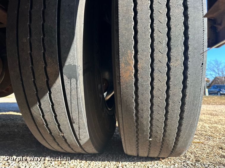 image for item EK0469 2005 Thomas Built Conventional coach bus