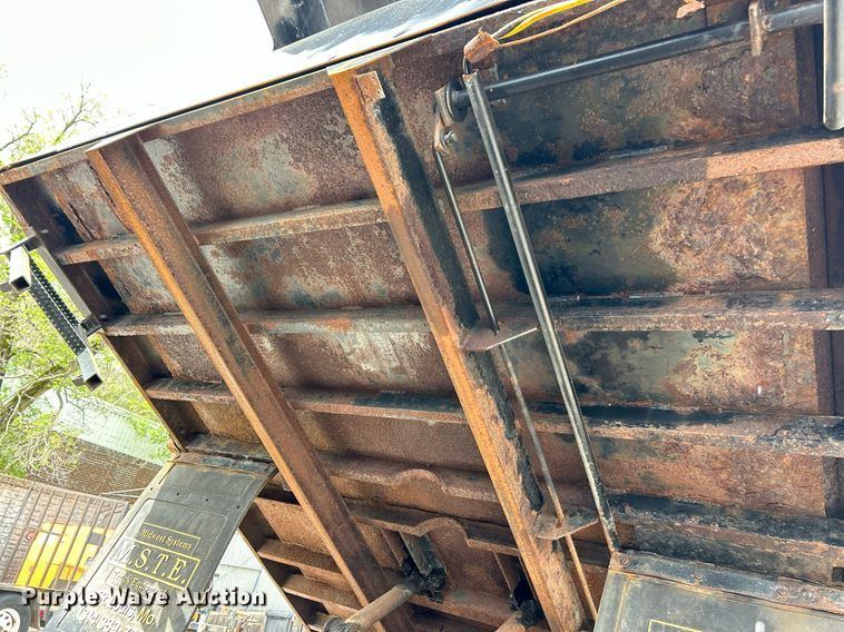 image for item EK2950 2010 Freightliner Business Class M2 dump truck