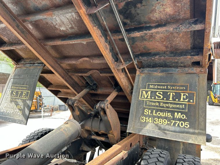 image for item EK2950 2010 Freightliner Business Class M2 dump truck