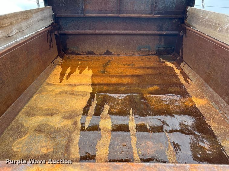 image for item EK2950 2010 Freightliner Business Class M2 dump truck