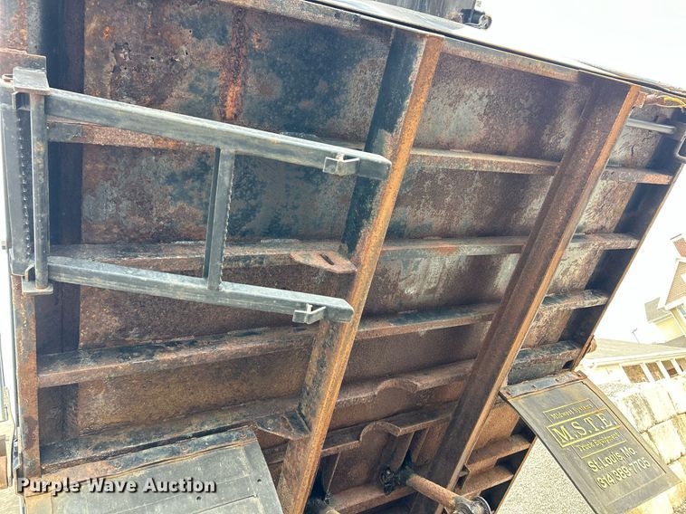 image for item EK2950 2010 Freightliner Business Class M2 dump truck