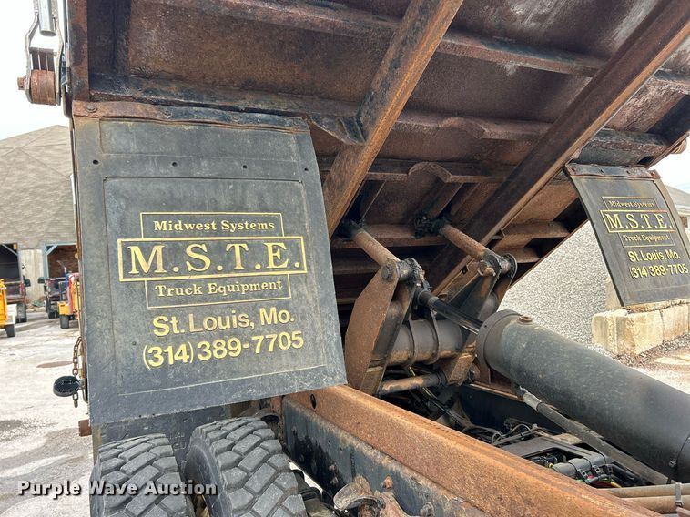 image for item EK2950 2010 Freightliner Business Class M2 dump truck