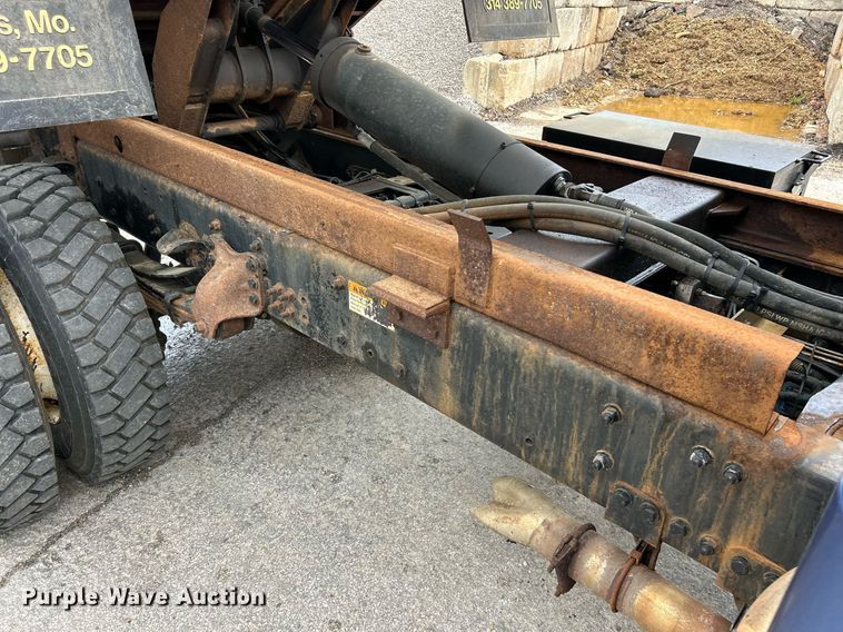 image for item EK2950 2010 Freightliner Business Class M2 dump truck