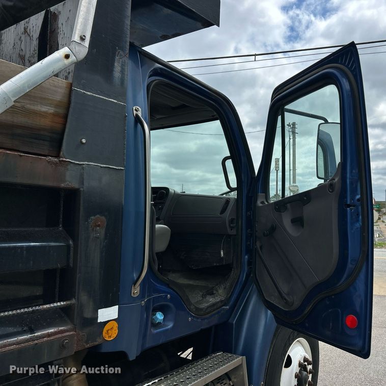 image for item EK2950 2010 Freightliner Business Class M2 dump truck