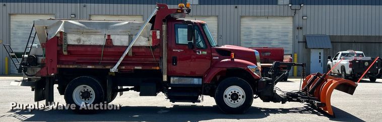 image for item EK2952 2010 International SA525 dump truck