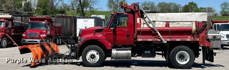 image for item EK2952 2010 International SA525 dump truck