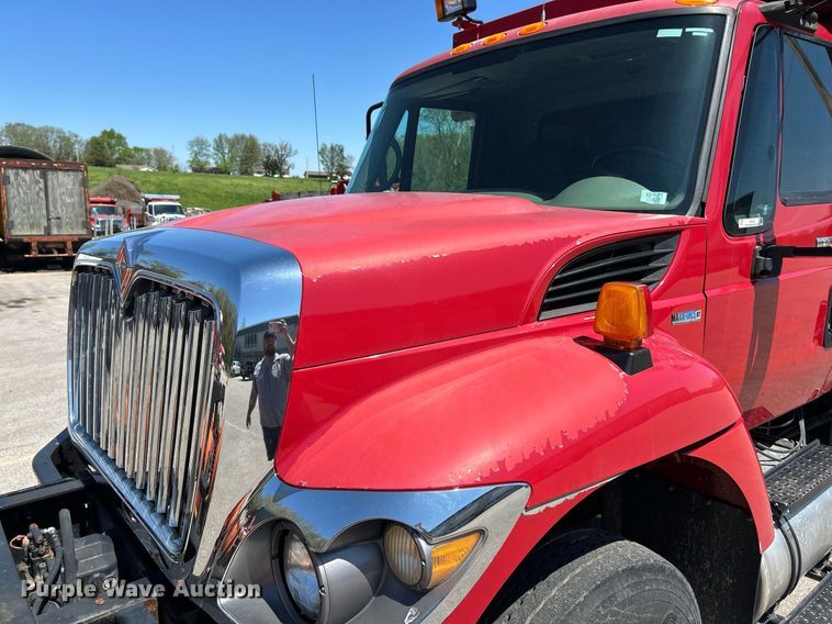 image for item EK2952 2010 International SA525 dump truck