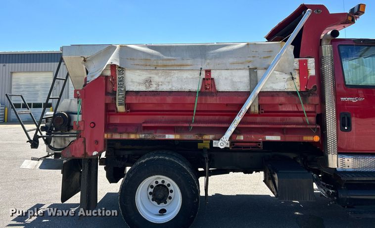 image for item EK2952 2010 International SA525 dump truck