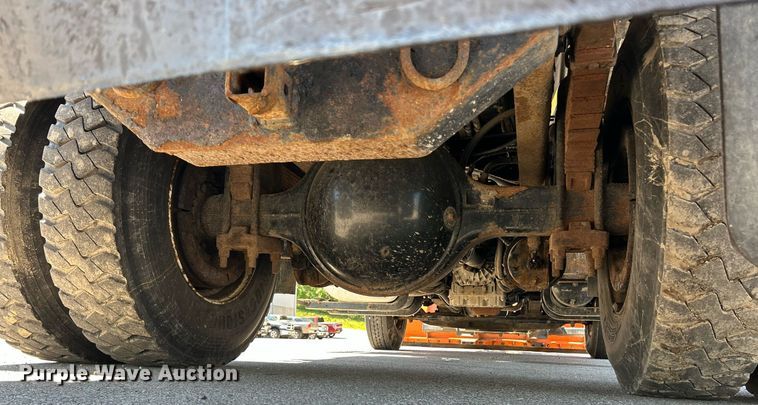 image for item EK2952 2010 International SA525 dump truck