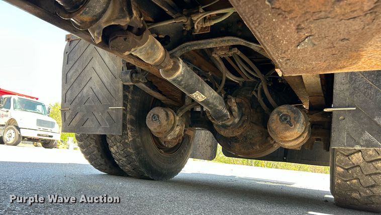 image for item EK2952 2010 International SA525 dump truck