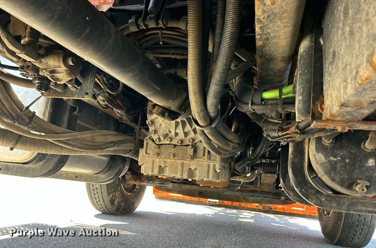 image for item EK2952 2010 International SA525 dump truck