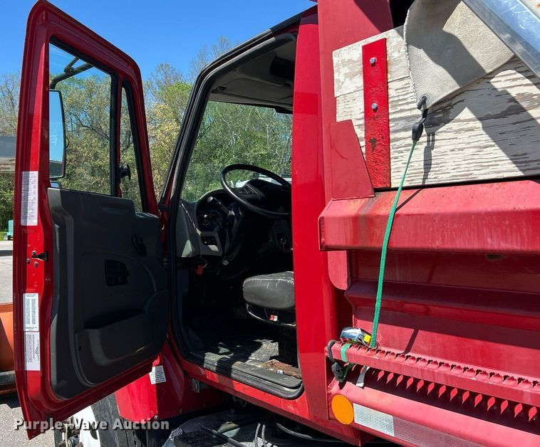 image for item EK2952 2010 International SA525 dump truck