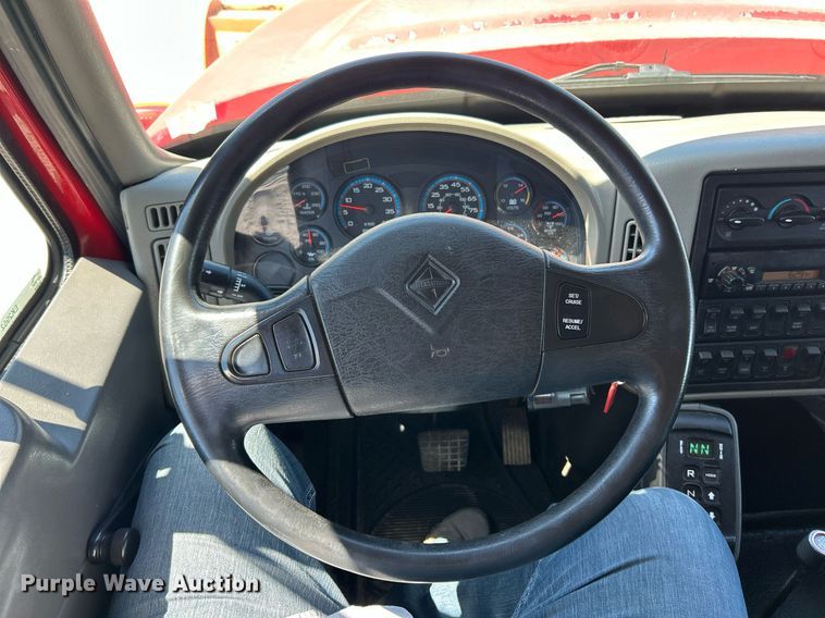 image for item EK2952 2010 International SA525 dump truck