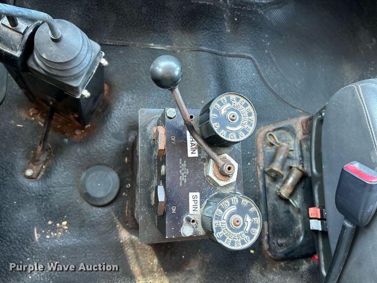 image for item EK2952 2010 International SA525 dump truck