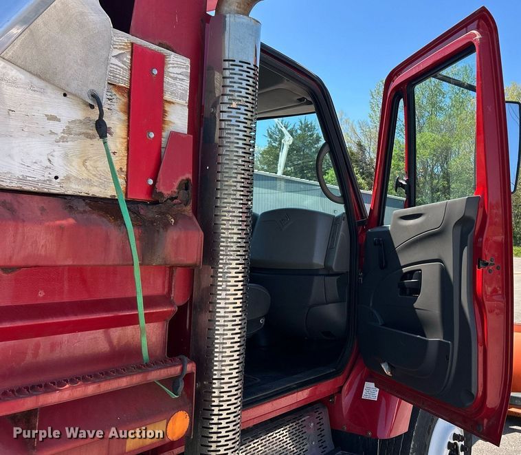 image for item EK2952 2010 International SA525 dump truck