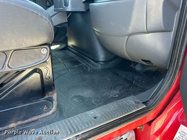 image for item EK2952 2010 International SA525 dump truck