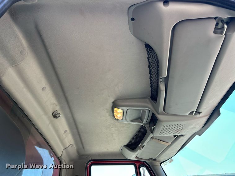 image for item EK2952 2010 International SA525 dump truck